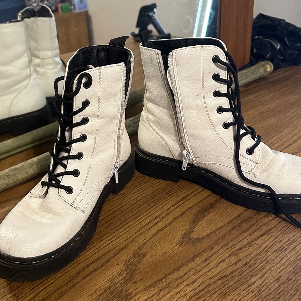 White Lace-Up Combat Boots - Picture 4 of 10